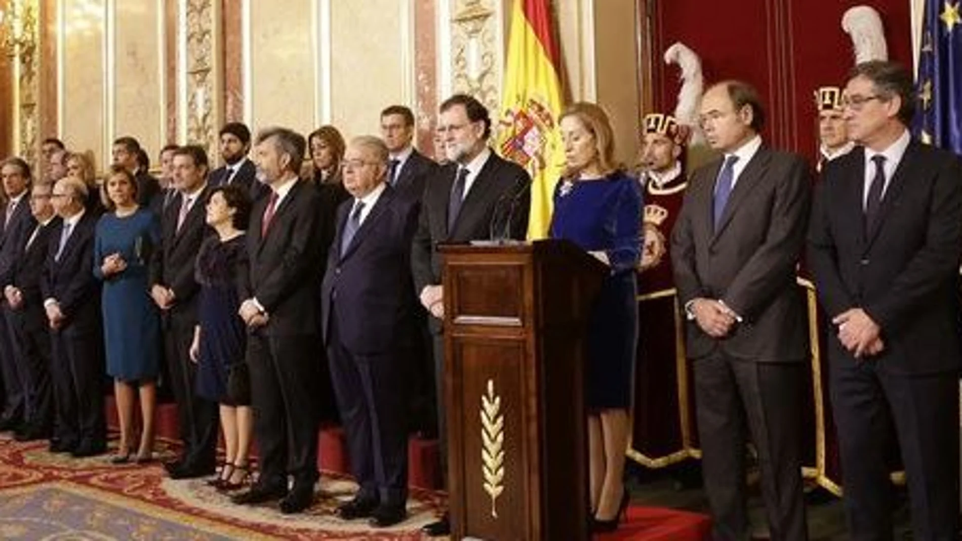 El presidente de la Comunidad asiste a los actos conmemorativos del XXXIX aniversario de la Constitución Española