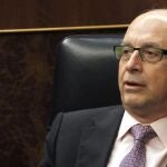 El ministro de Hacienda, Cristóbal Montoro, durante la sesión de control al Gobierno
