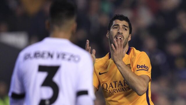 La prensa de Valencia cargó contra Suárez y el arbitraje