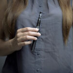 Los cigarrillos electrónicos serán regulados como si fueran tabaco
