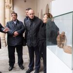 Fernández Mañueco y Javier Iglesias visitan la exposición