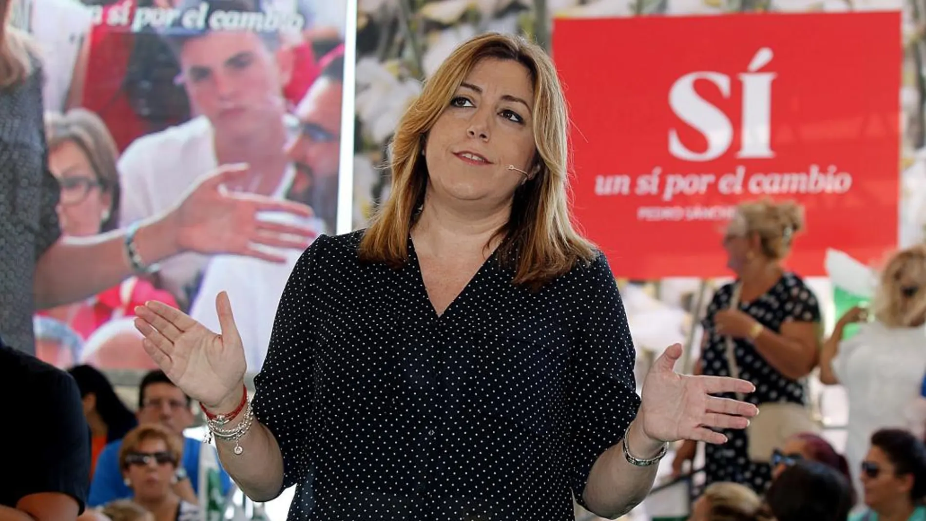 La secretaria general de PSOE andaluz, Susana Diaz, durante su intervención en un acto de precampaña en el municipio almeriense de Garrucha