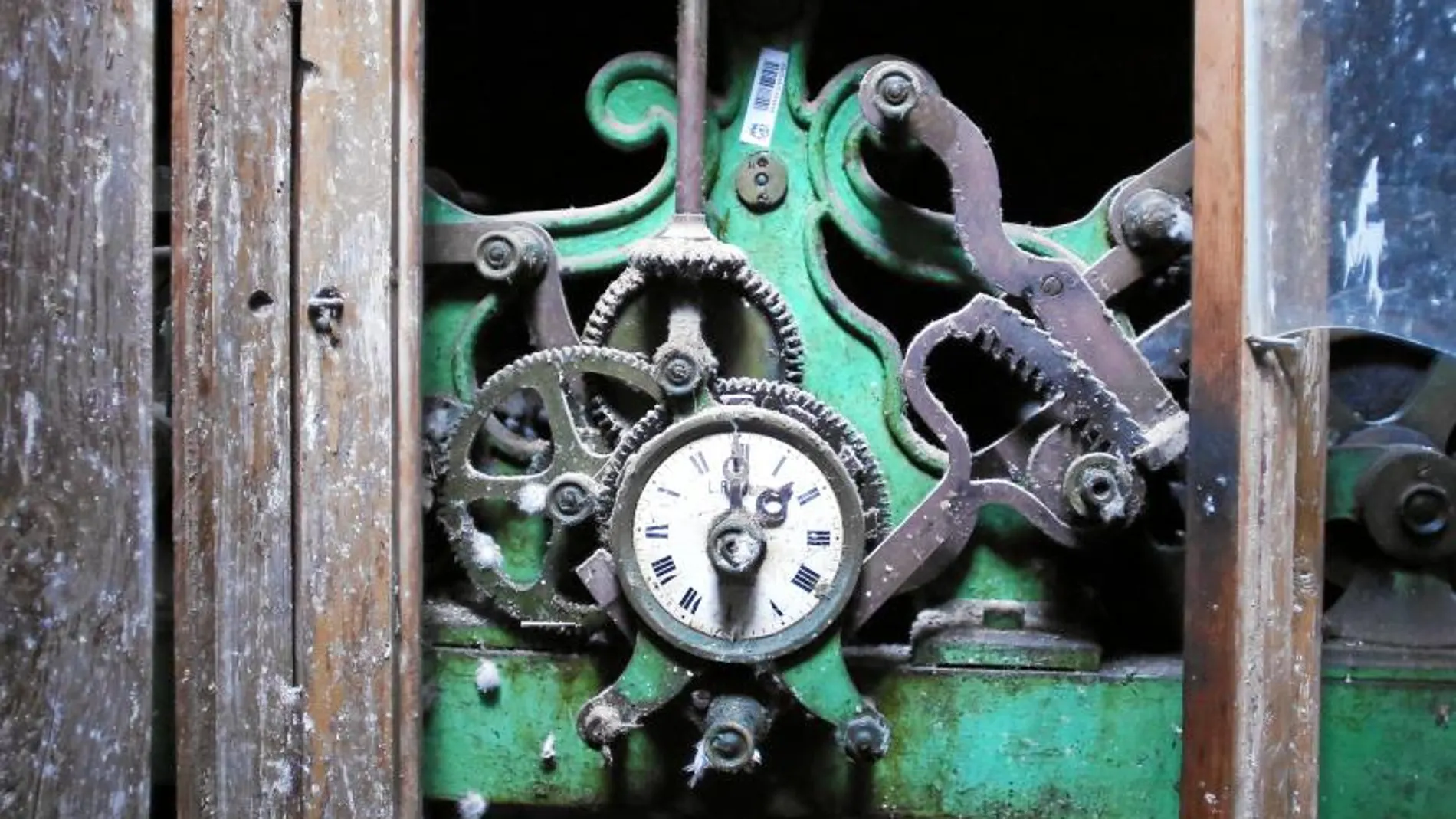 La maquinaria del reloj centenario, ubicada en la torre del Consistorio