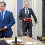 El presidente Putin y su primer ministro Medvedev, ayer, en Moscú