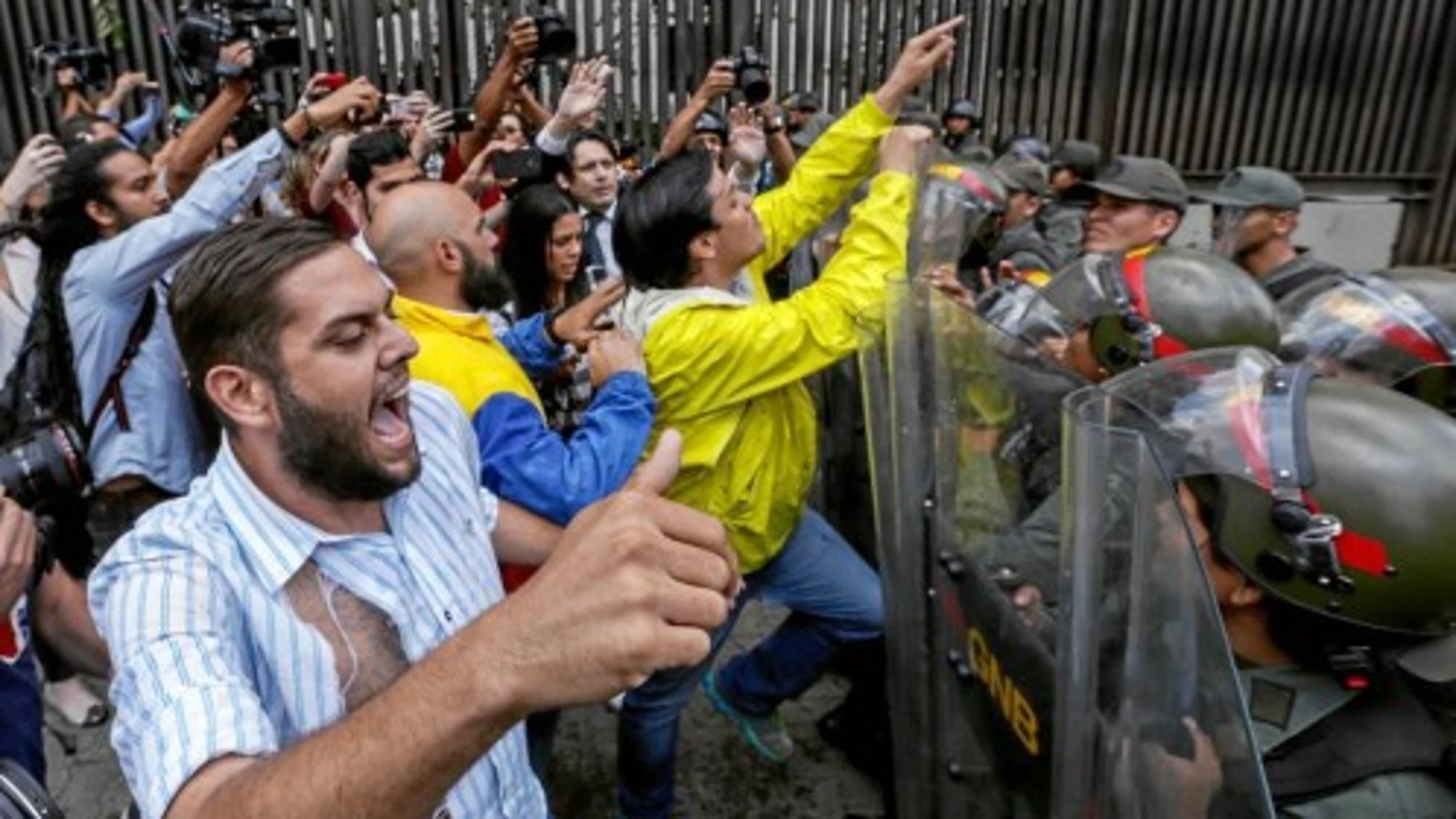 La Democracia te lo da, la Democracia te lo quita