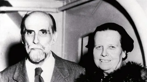 El Nobel Juan Ramón Jiménez junto a Zenobia Camprubí, su esposa