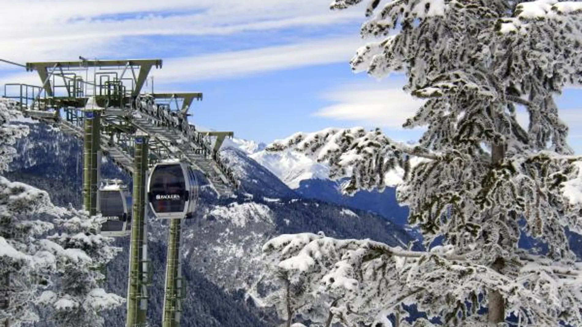 Las estaciones de esquí españolas llegan al carnaval con algo más de 1.050 kilómetros de nieve