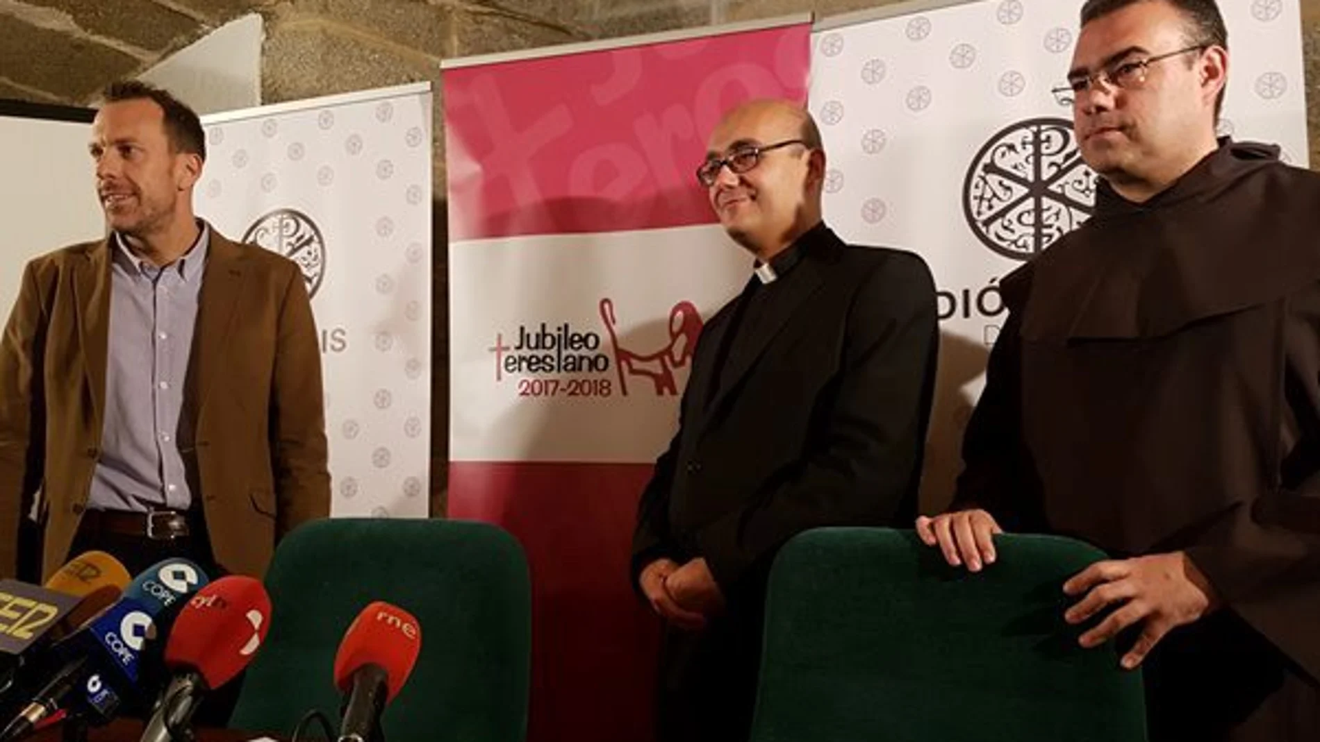 El delegado diocesano para el Año Teresiano, Jorge Zazo, presenta los actos del Año Teresiano junto a Héctor Palencia y David Jimenez