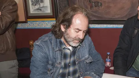 El director de Avance Taurino, Paco Delgado, Premio Macrodídimo de la peña Los Machacos de Valencia