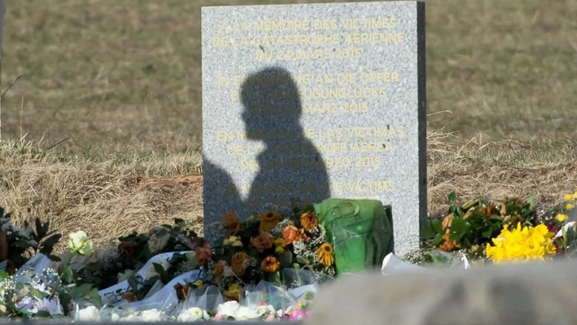 Recuerdo a los fallecidos en el accidente de avión de Germanwings en Le Vernet