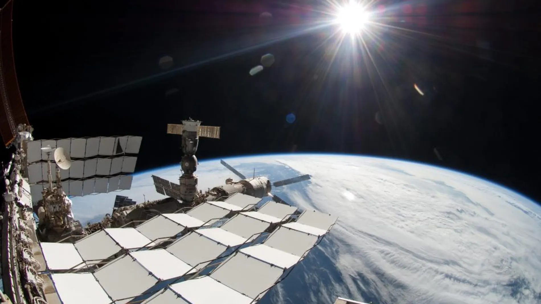 La estación espacial internacional instaló un detector de rayos cósmicos para captar evidencias