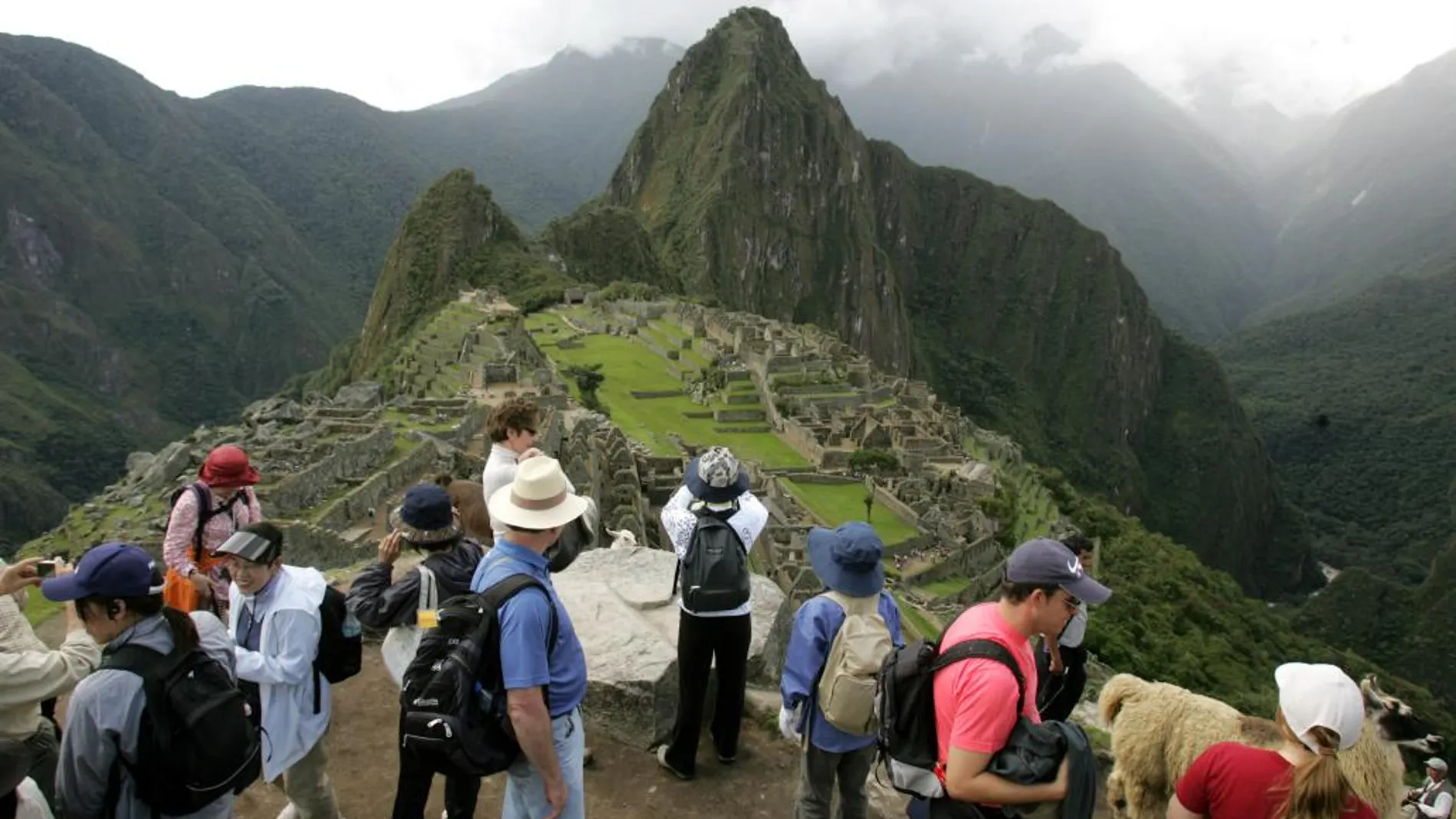 Turistas en las ruinas del Machu Picchu, en una imagen de archivo