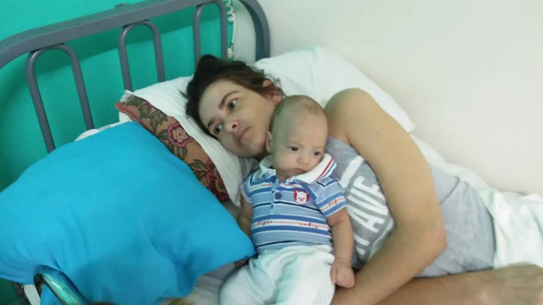 Amelia y su bebé Santino Gabriel