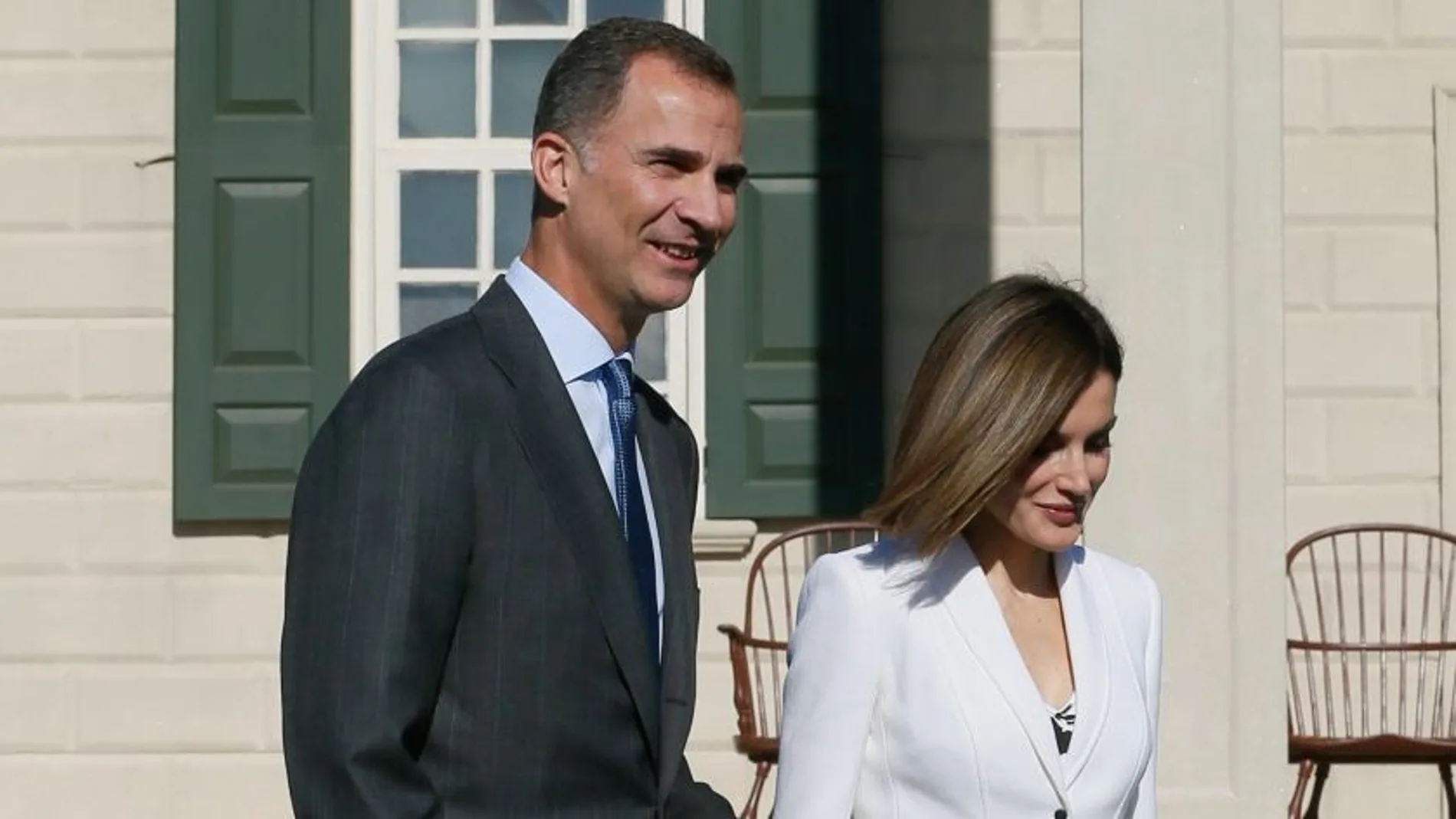 El Rey Felipe VI y la Reina Letizia, durante su visita a la residencia del primer presidente de Estados Unidos, George Washington