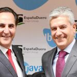 El presidente de Iberaval, José Rolando Álvarez, y el director general de Banca Comercial de EspañaDuero, Carlos Ranera, informan sobre sus líneas de financiación a las pymes, emprendedores y autónomos