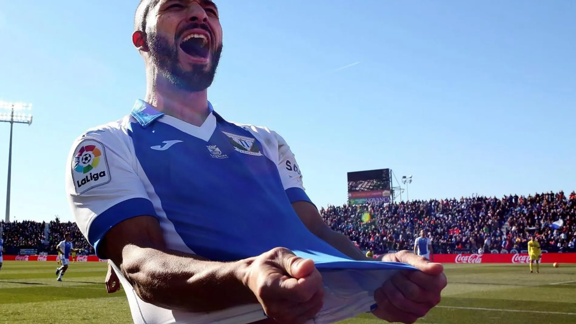 El jugador franco-marroquí del Leganés Nabil El Zhar celebra su gol marcado ante el Villarreal