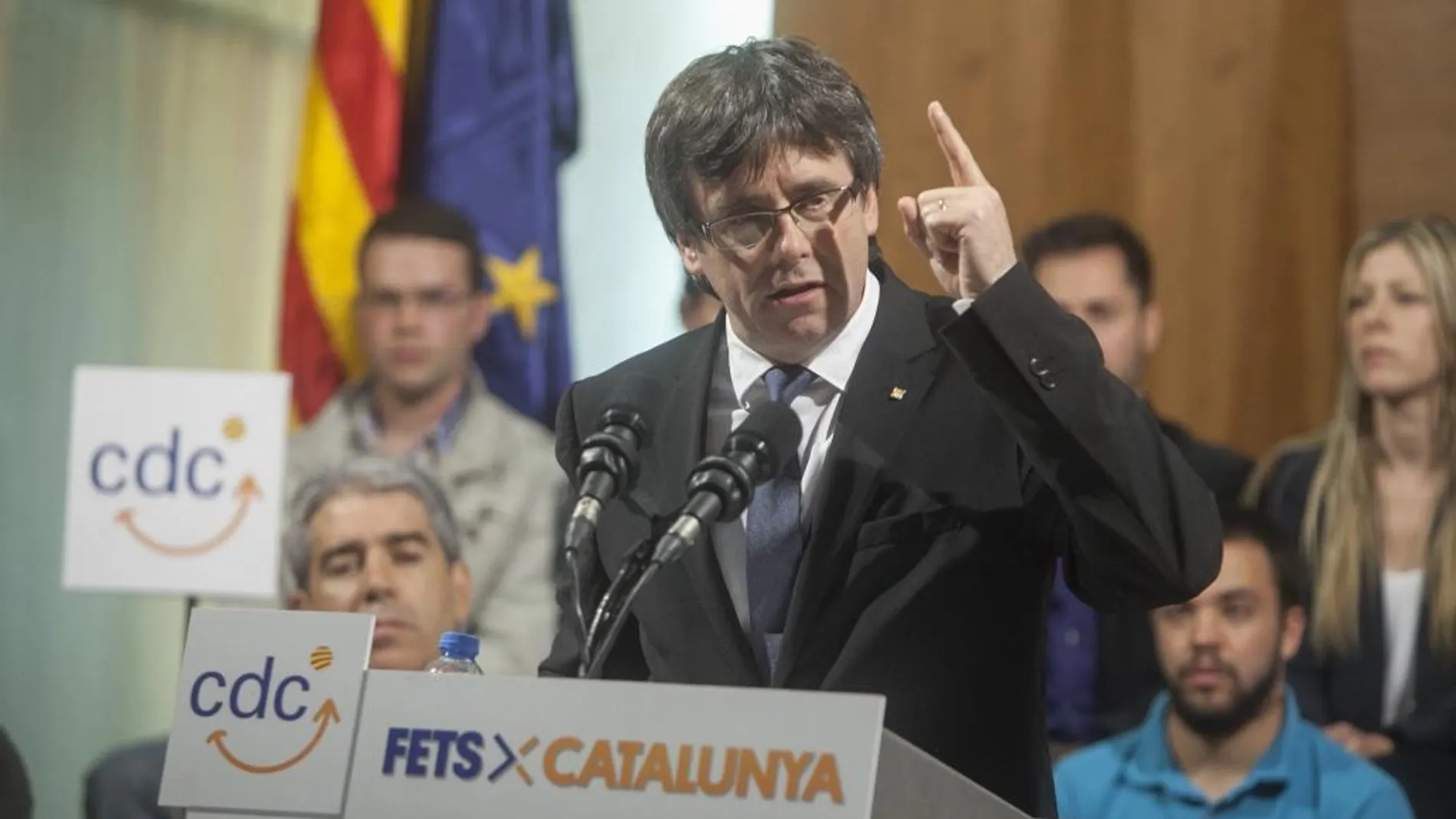 El presidente de la Generalitat, Carles Puigdemont, durante su intervención en un acto electoral que CDC