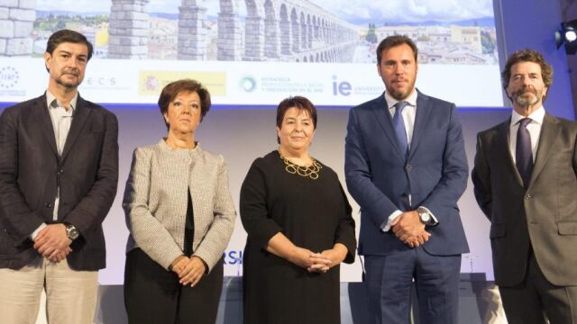 Acto inaugural del X Congreso de la Red Española de Ciudades Saludables al que acudió su presidente, Óscar Puente, junto a la alcaldesa de Segovia, Clara Luquero, entre otros