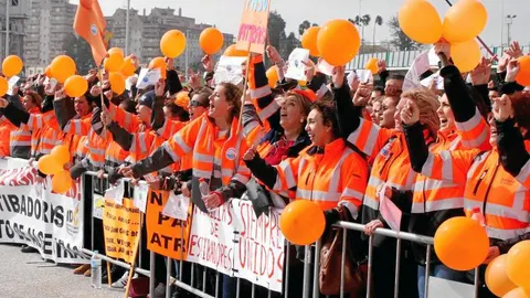 Los sindicatos de la estiba han convocado nueve días de huelga a partir el próximo 6 de marzo