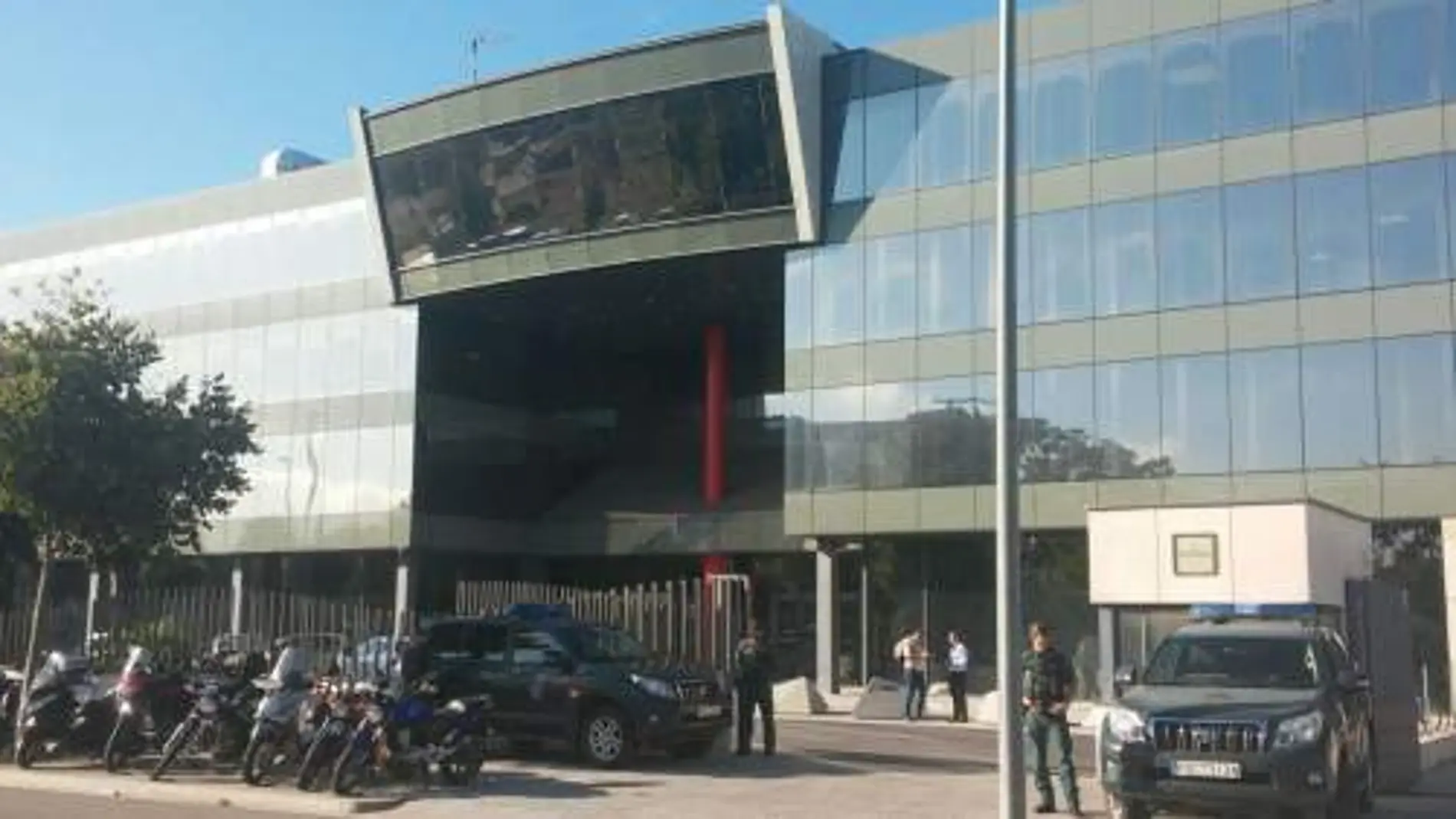 La Guardia Civil acude al Centro de Tecnologías de la Información de la Generalitat