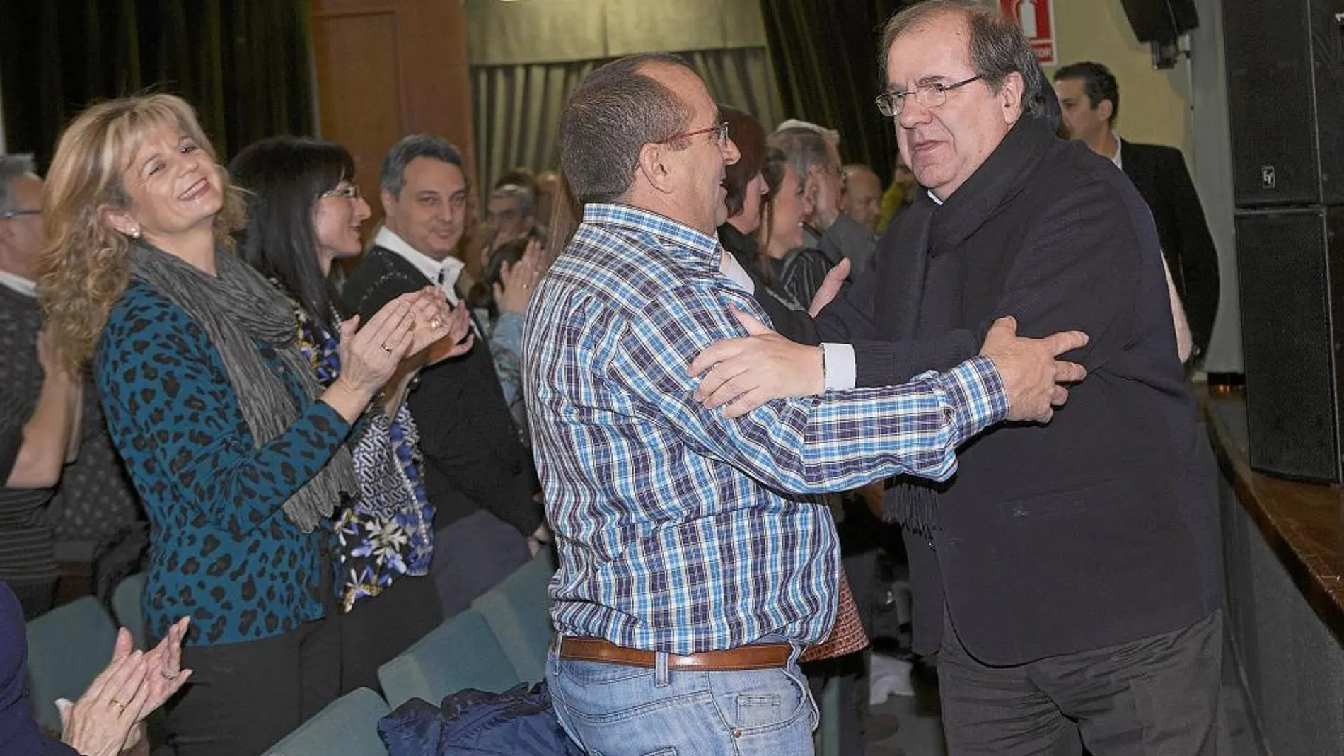 El presidente recibe el cariño de los afiliados del PP zamoranos