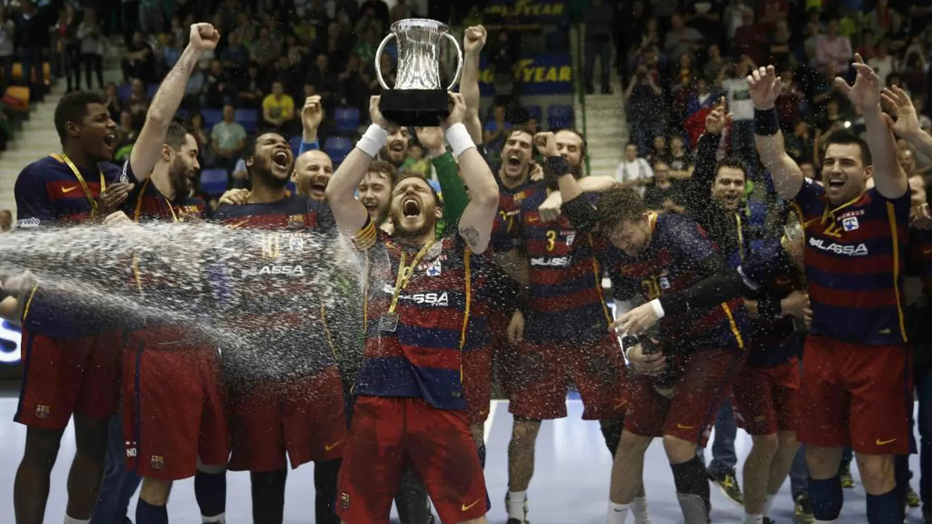 El FC Barcelona Lassa revalidó el título de la Copa del Rey de balonmano al ganar en la final disputada en Pamplona al anfitrión Helvetia Anaitasuna