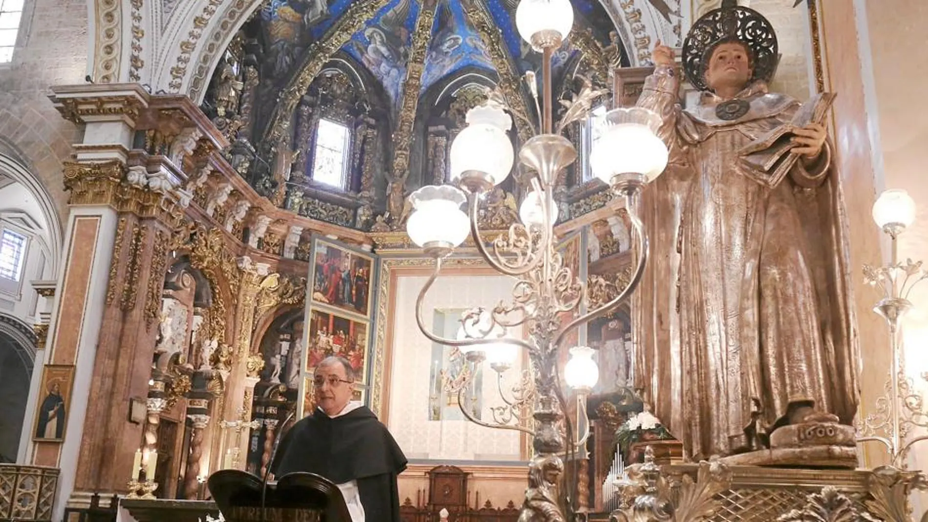El dominico Vicente Botella pronunció la homilía de la misa de San Vicente. Es tradición que la misma la pronuncie siempre un fraile de la misma orden