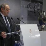 Paco Gento, durante su discurso en el acto de cesión de su patrimonio histórico deportivo al Real Madrid