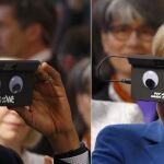 Obama y Merkel prueban unas gafas de realidad virtual en la feria de Hanover
