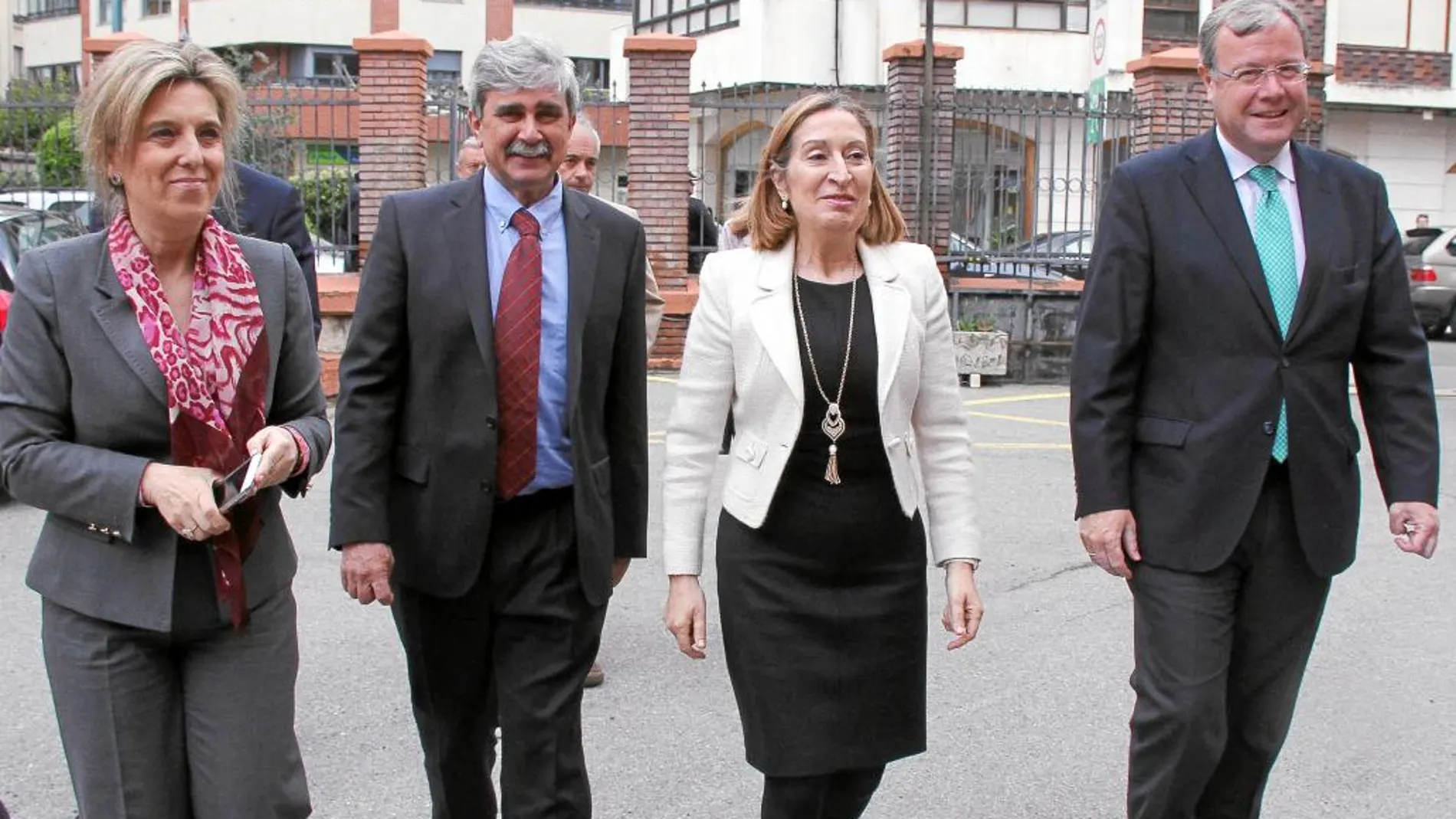 María José Salgueiro, Juan Francisco García Marín, Ana Pastor y Antonio Silván, ayer en León