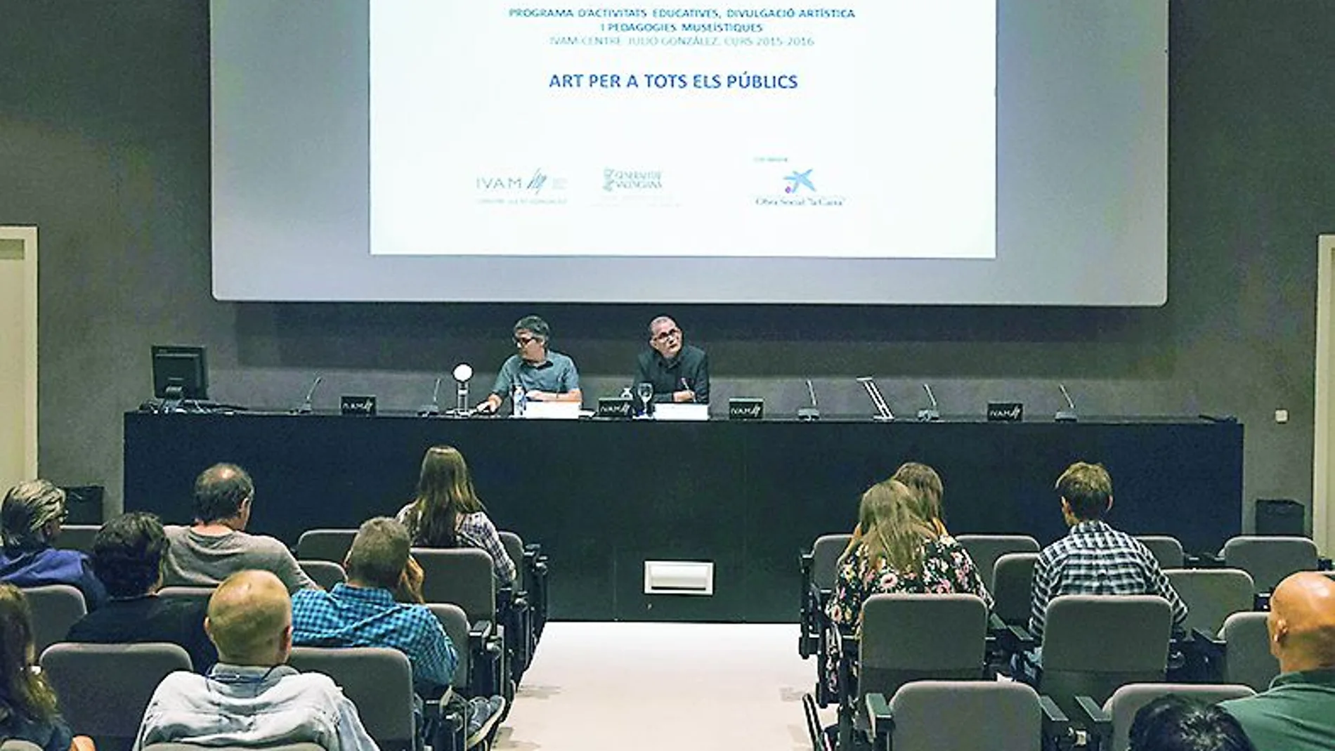 El director del IVAM, José Miguel G. Cortés y el subdirector de Actividades y Programas, Álvaro de los Ángeles, ayer en la presentación