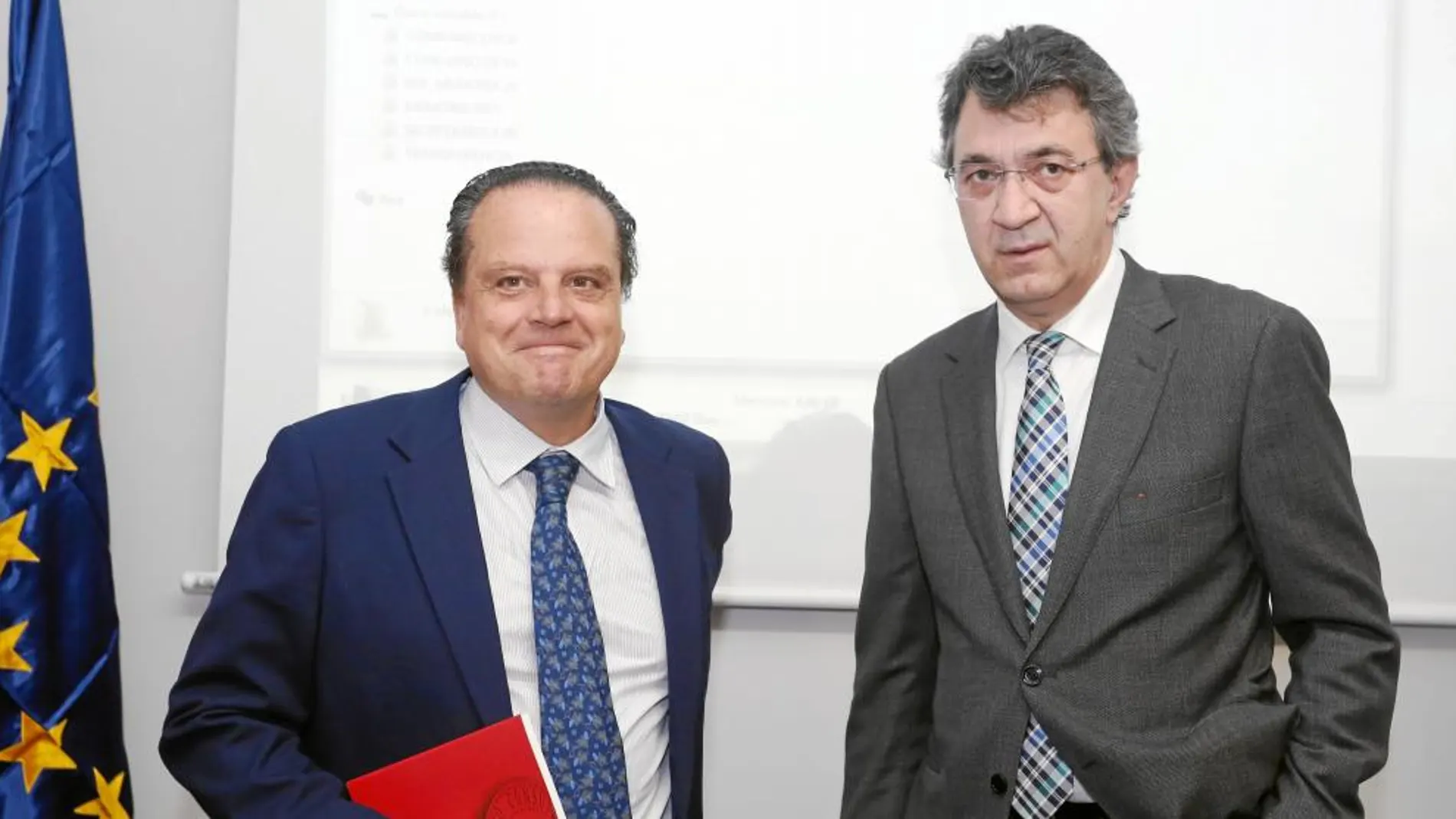 El presidente de la Diputación, Juan Martínez Majo, y el presidente del Consejo Consultivo de Castilla y León, Mario Amilivia