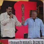 El presidente venezolano, Nicolas Maduro, junto al oficialista Diosdado Cabello