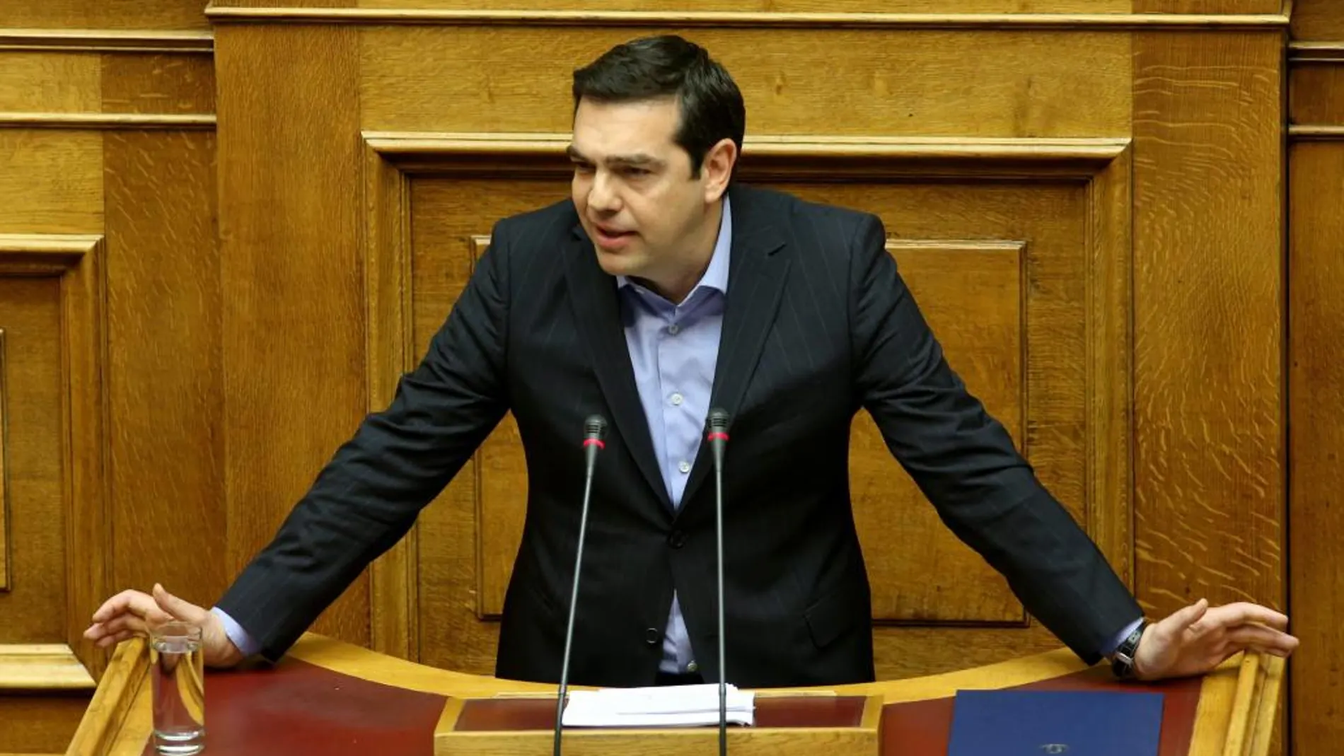 El Parlamento griego aprueba las reformas de pensiones y fiscal