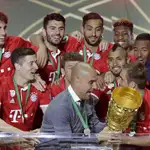  Un emocionado Guardiola se despide del Bayern con la Copa de Alemania