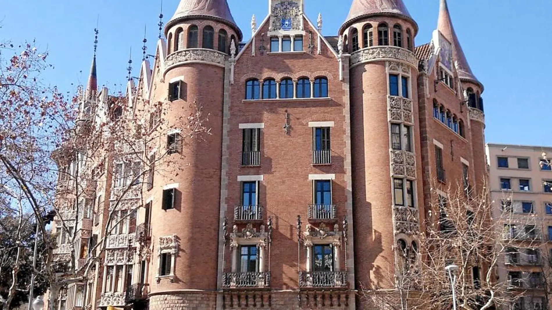 La casa de Les Punxes de la Diagonal es uno de los edificios emblema del arquitecto.