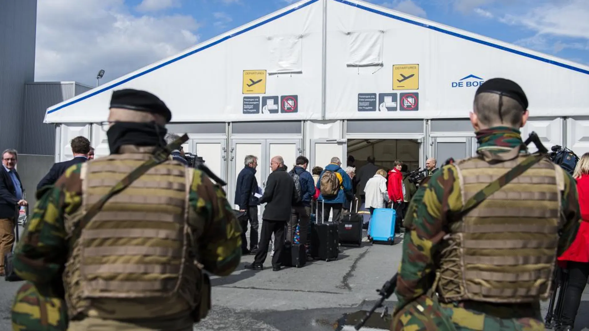 Vista de las medidas de seguridad en las inmediaciones del aeropuerto de Zaventem, cerca de Bruselas