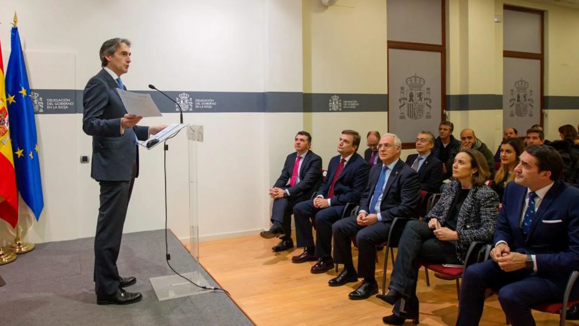 El ministro De la Serna presenta el tramo, ayer en Logroño