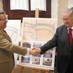 El Ayuntamiento de Sevilla destinará 350.000 euros a reordenar el tráfico en una zona de gran relevancia en la capital como la Basílica y el Arco de la Macarena por las visitas turísticas que recibe. La aprobación del proyecto está prevista para junio, aunque las obras se realizarán durante cinco meses. En octubre ha de estar lista la reordenación del tráfico, que permitirá aumentar la seguridad actual. Además, la Gerencia trabaja en un proyecto para reurbanizar el entorno de San Gil.