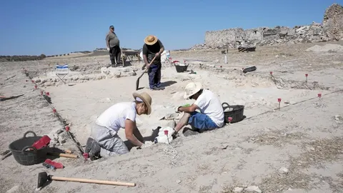 El equipo trabaja en el pueblo de Driebes a unas altísimas temperaturas.