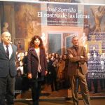Ana Redondo, Publio López y Jorge Sobredo, junto al cartel de la exposición en Valladolid