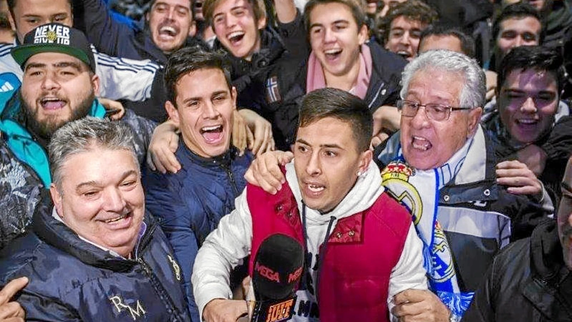 El Bernabéu vivió con éxtasis la goleada al Sevilla y cree más que nunca