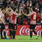 Los jugadores del Athletic de Bilbao celebran el gol de San José, tercero del equipo frente al Granada CF