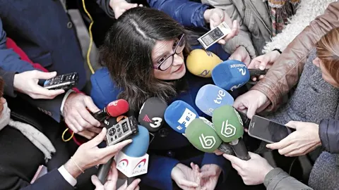 La vicepresidenta del Consell, Mónica Oltra, y líder de Compromís atendió ayer a los medios de comunicación en la sede de la Conselleria de Igualdad