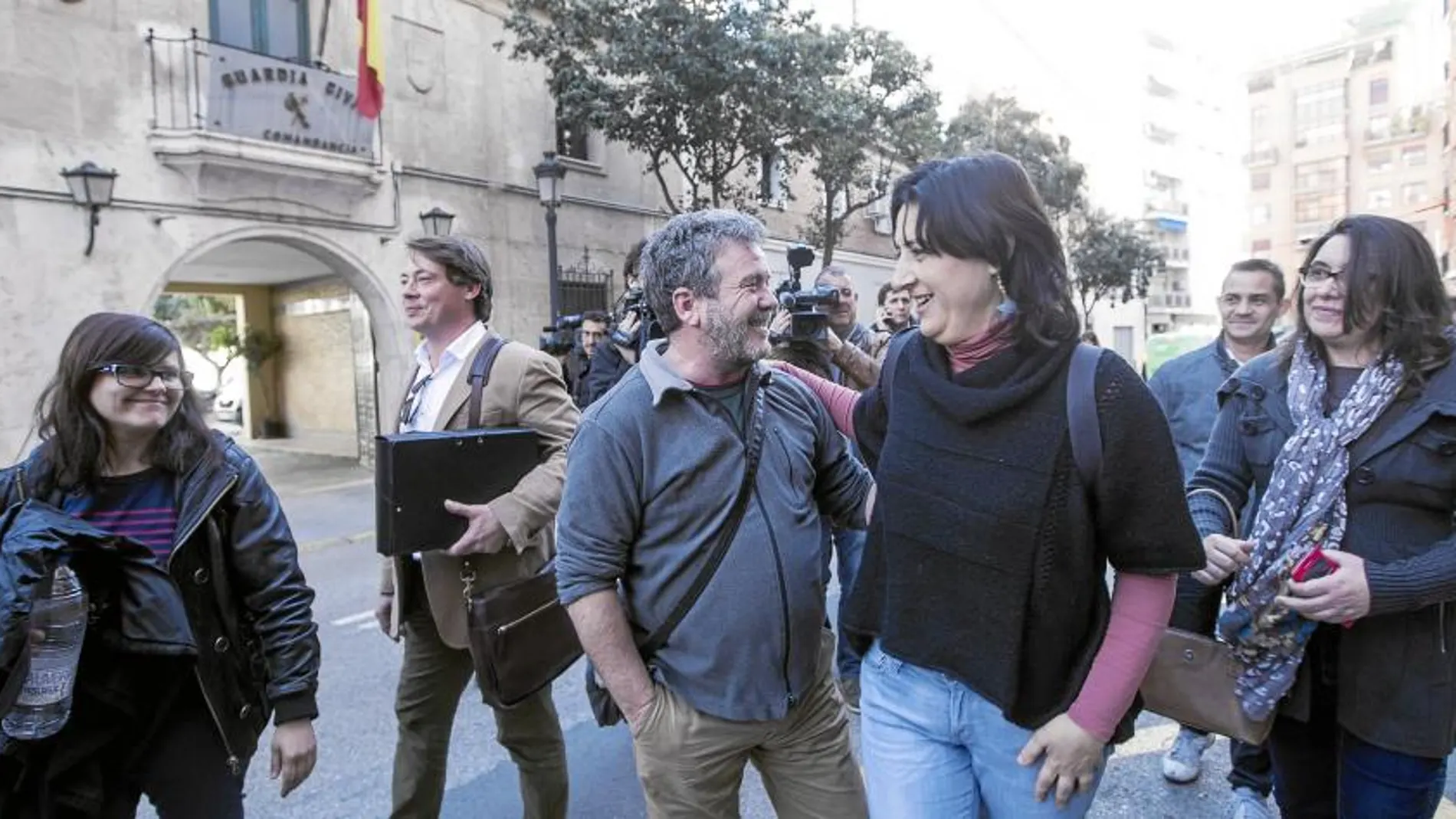 La diputada Rosa Pérez abandonó el acuartelamiento de Patraix tras prestar declaración durante tres horas