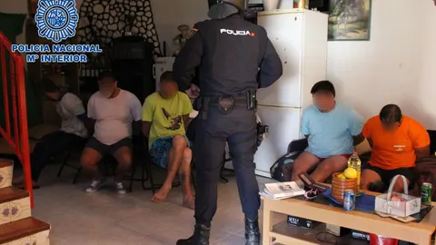 Cae una red que asaltaba viviendas, naves industriales y granjas