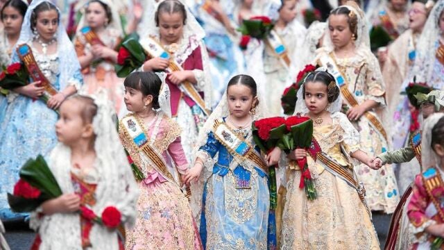 El diseño del manto de la Virgen ha corrido a cargo de Marisol Burgos