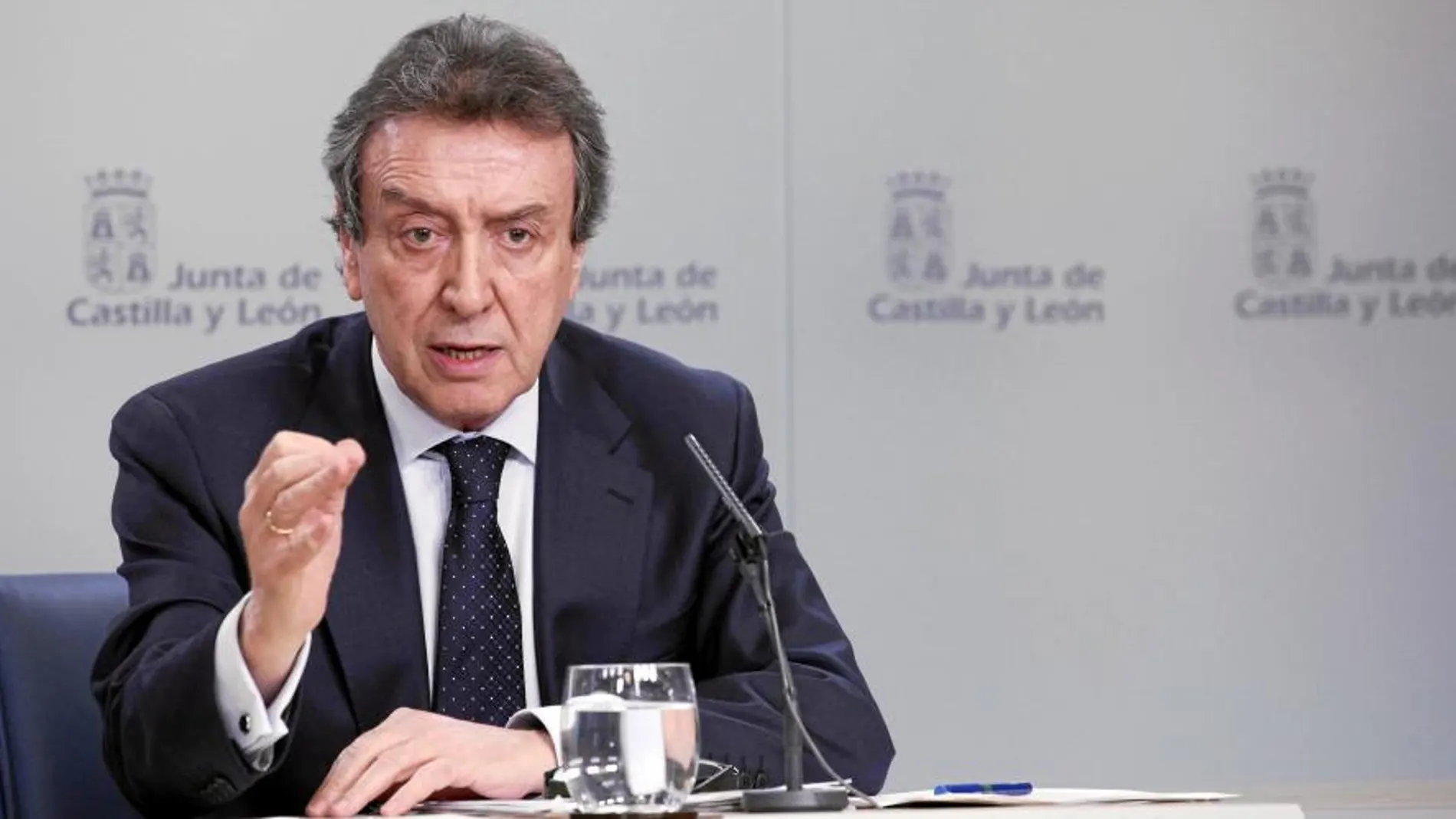 El portavoz de la Junta y consejero de la Presidencia, José Antonio de Santiago-Juárez