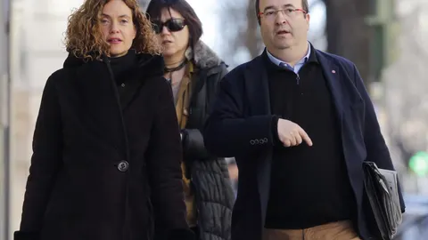 La secretaria de Estudios y Programas del PSOE, Meritxel Batet, y el líder del PSC, Miquel Iceta