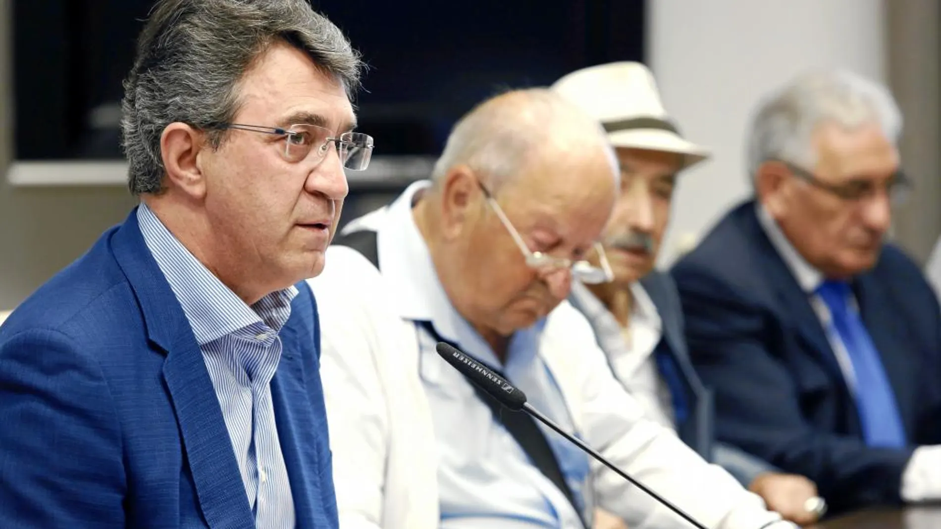 El presidente de la Diputación, Juan Martínez Majo, firma diez convenios de colaboración con entidades de carácter social